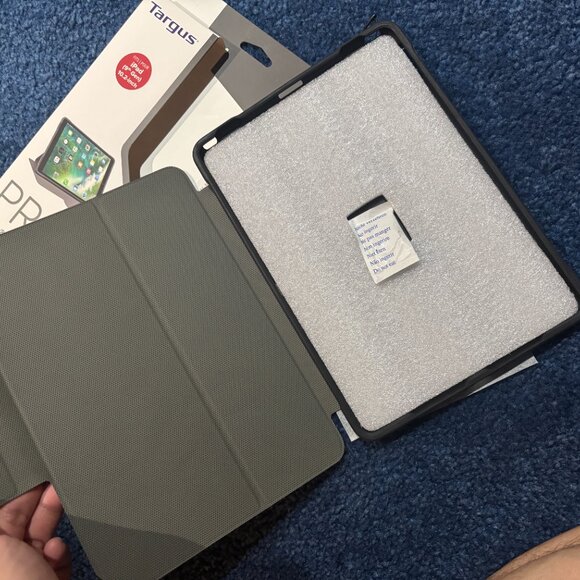 Targus Pro-Tek Case for iPad (9th, 8th and 7th Gen) 10.2-inch, iPad Air/Pro 10.5 - Picture 6 of 9